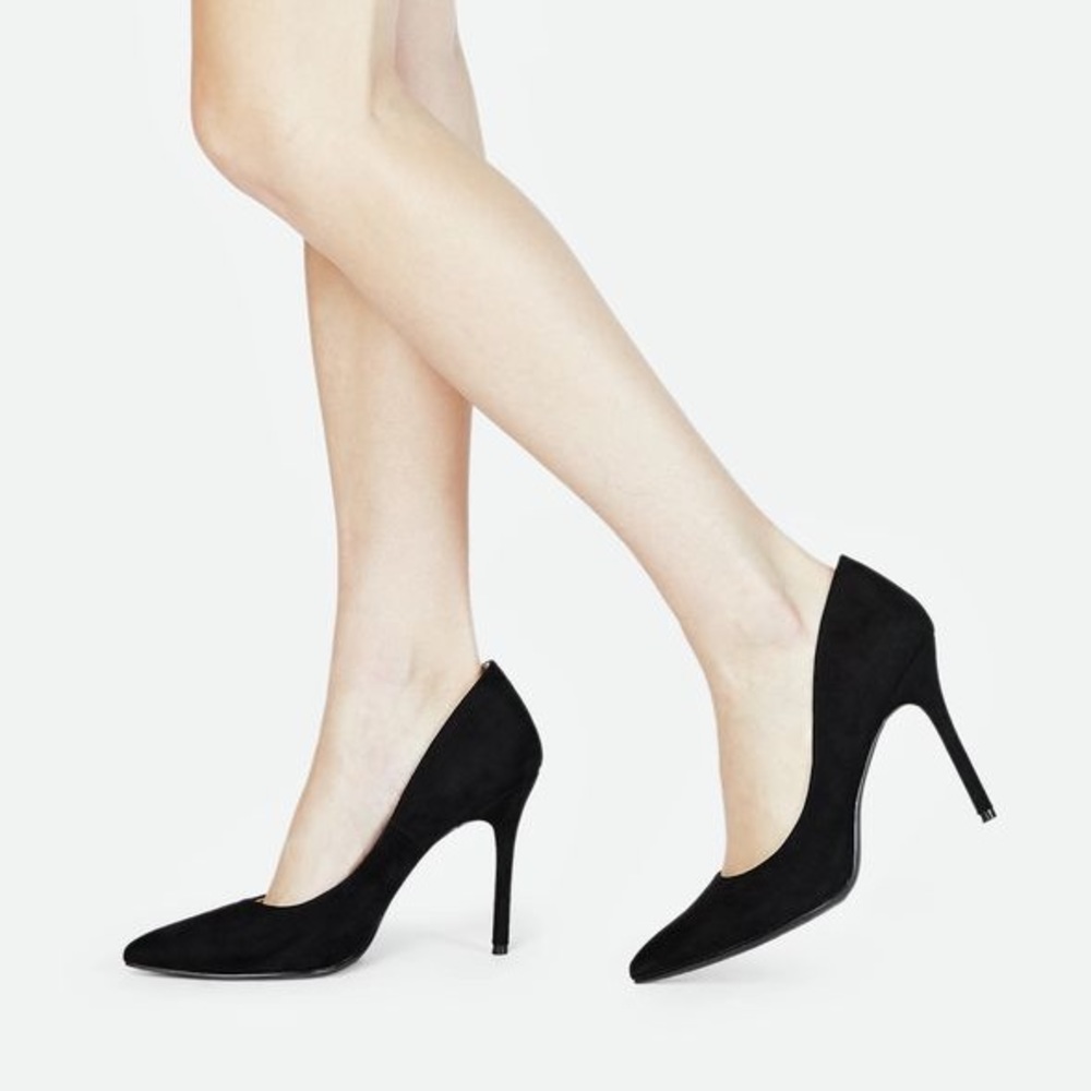 Classic Black Pointed Pumps